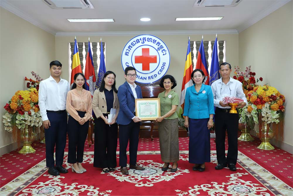 ធនាគារ PPCBankឧបត្ថម្ភថវិកា 1,000ដុល្លារ ជូនកាកបាទក្រហមកម្ពុជា